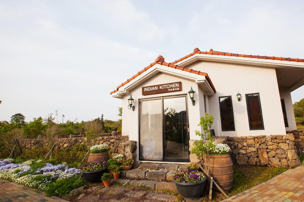 Baghdad House Villa Чеджу Екстериор снимка