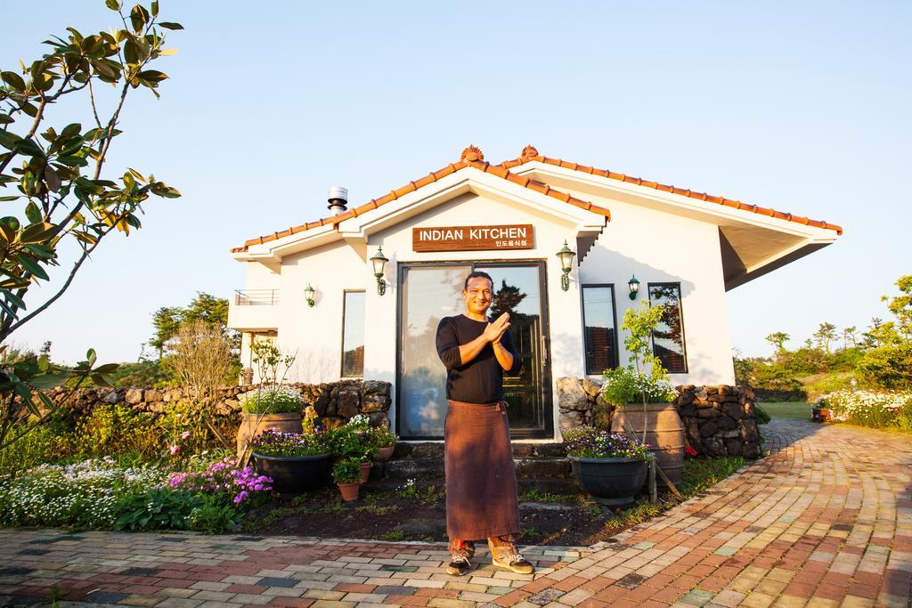 Baghdad House Villa Чеджу Екстериор снимка