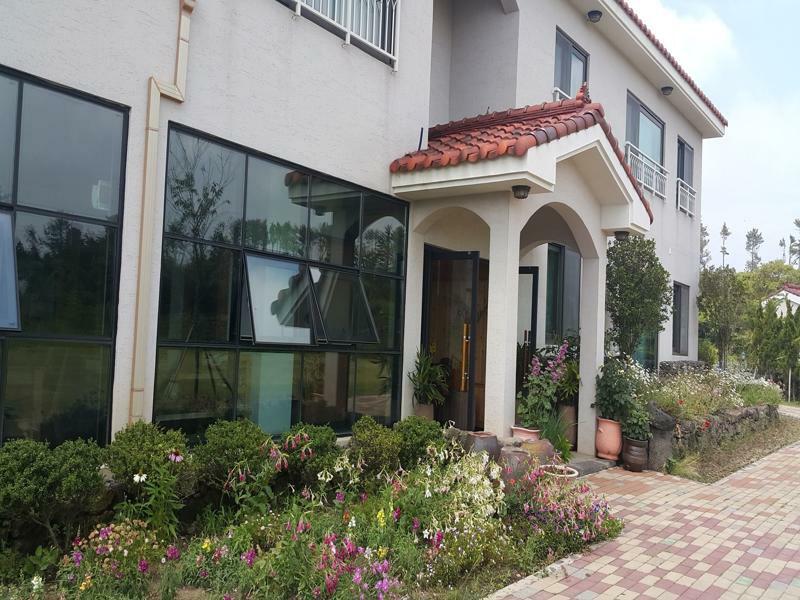 Baghdad House Villa Чеджу Екстериор снимка
